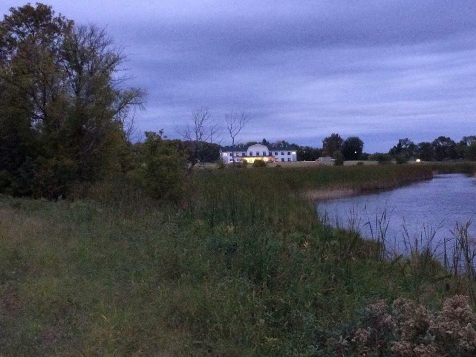 Lakes Inn at Dunvilla Exteriör bild